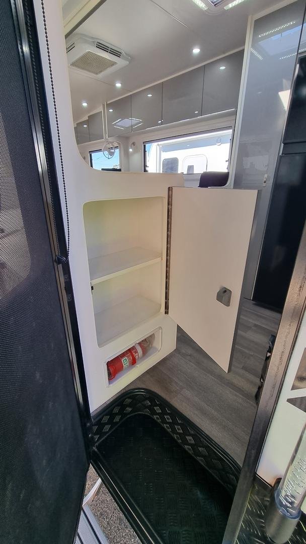 2021 GREAT AUSSIE 2OURER SINGLE BEDS