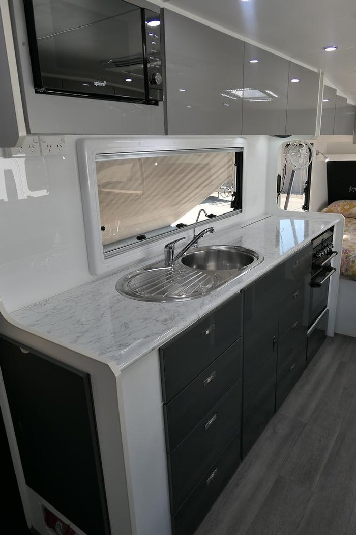 2021 GREAT AUSSIE 2OURER SINGLE BEDS