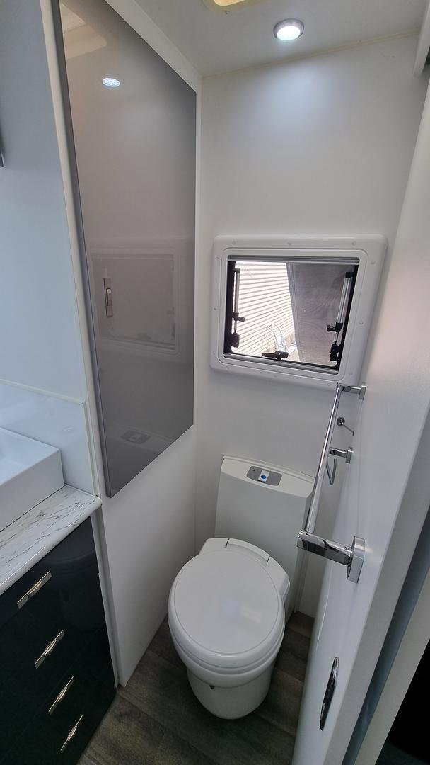 2021 GREAT AUSSIE 2OURER SINGLE BEDS