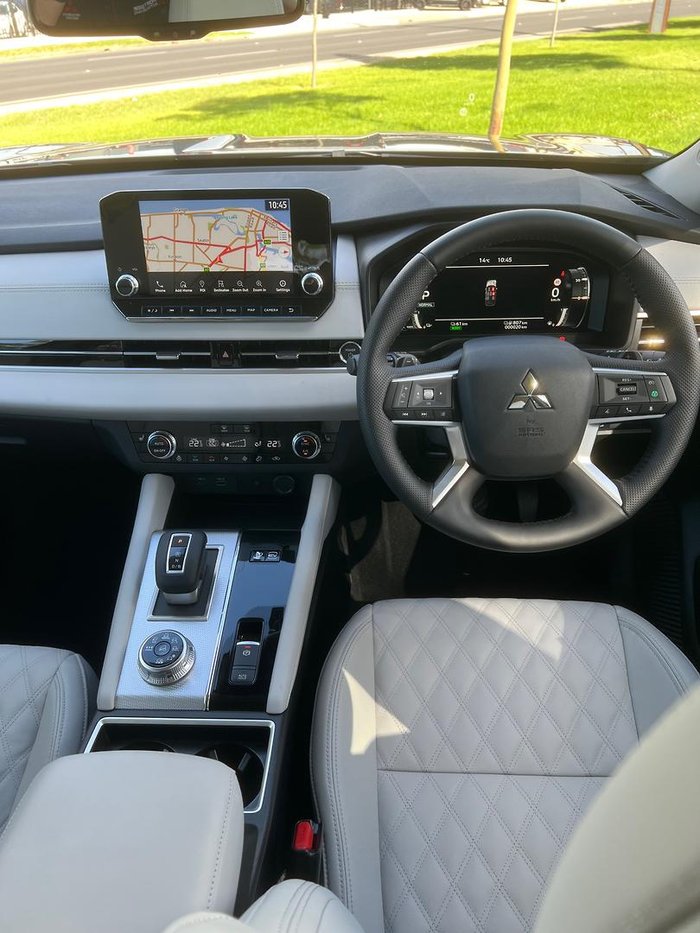 2025 Mitsubishi Outlander PHEV Exceed