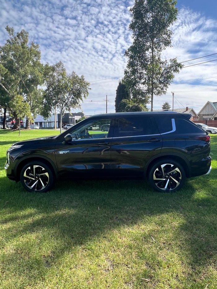 2025 Mitsubishi Outlander PHEV Exceed
