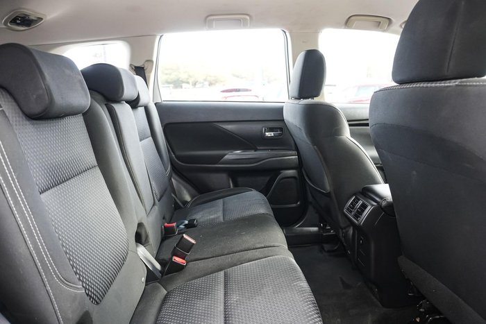 2019 Mitsubishi Outlander ES