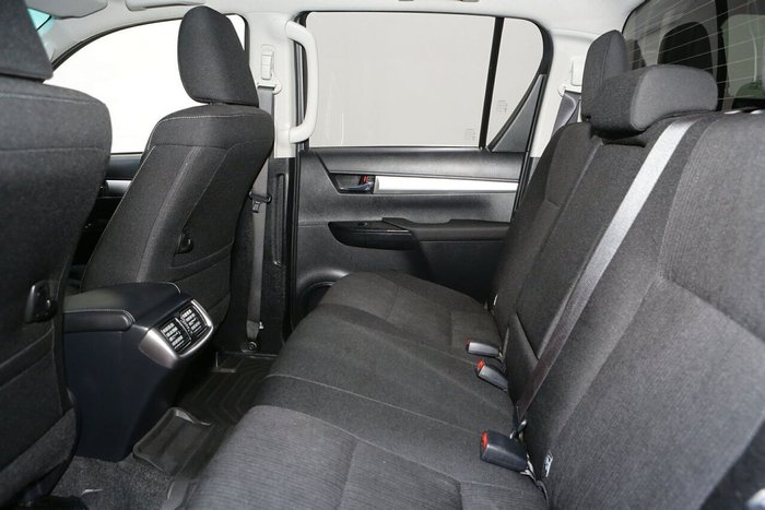 2020 Toyota Hilux SR5