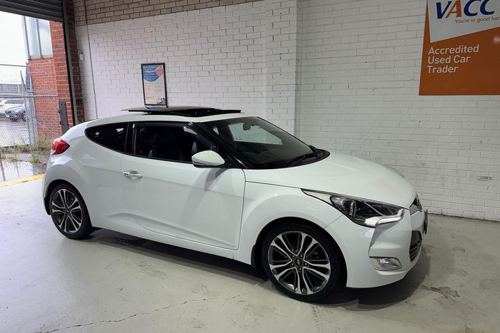 2017 Hyundai Veloster FS5 Series II White Crystal