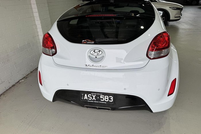 2017 Hyundai Veloster FS5 Series II White Crystal