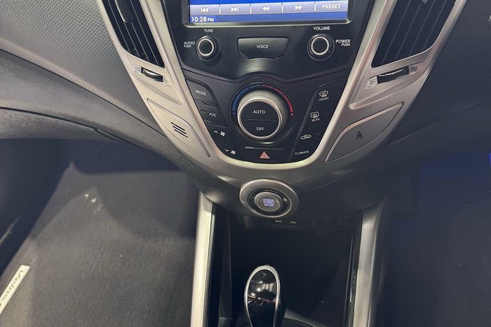 2017 Hyundai Veloster FS5 Series II White Crystal