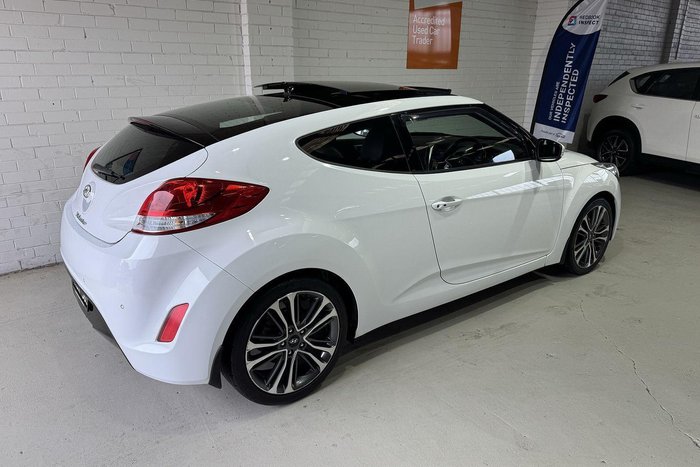 2017 Hyundai Veloster FS5 Series II White Crystal