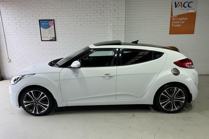 2017 Hyundai Veloster FS5 Series II White Crystal