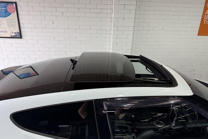 2017 Hyundai Veloster FS5 Series II White Crystal