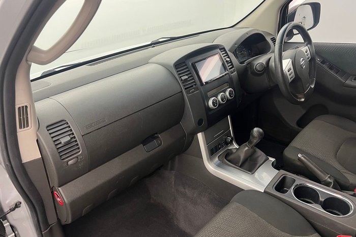 2014 Nissan Navara ST