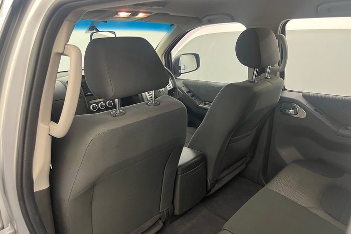 2014 Nissan Navara ST