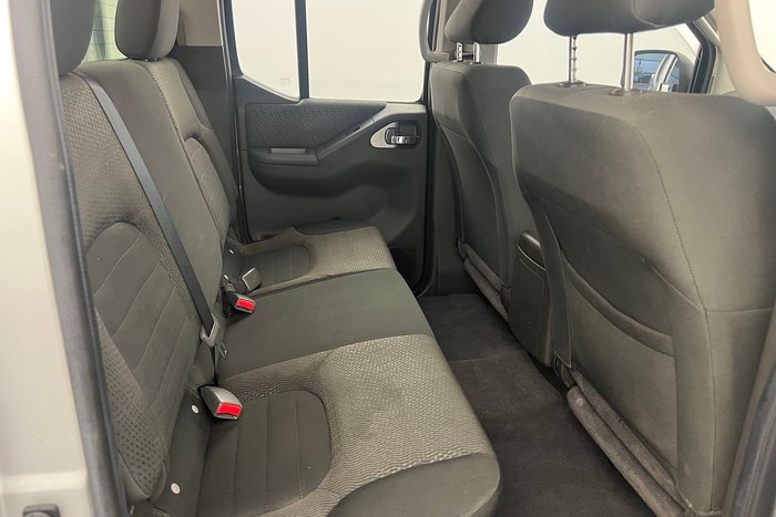 2014 Nissan Navara ST