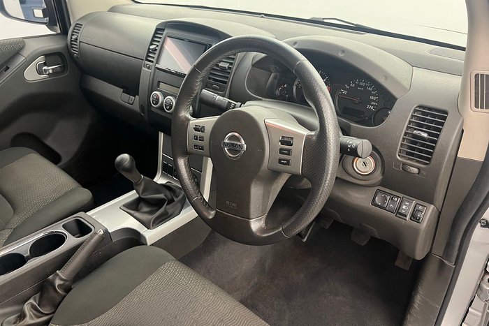 2014 Nissan Navara ST
