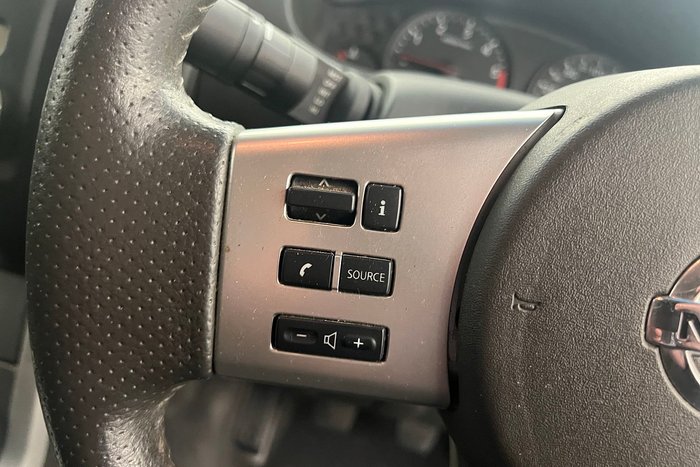 2014 Nissan Navara ST