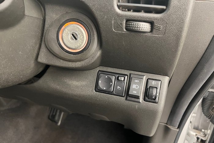 2014 Nissan Navara ST