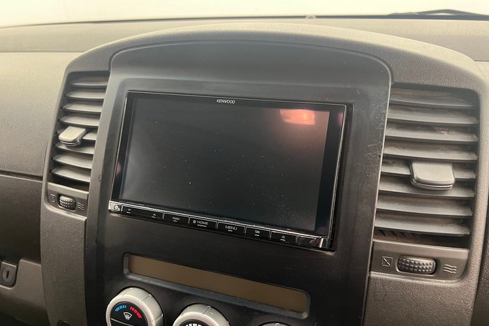 2014 Nissan Navara ST