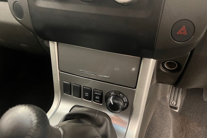 2014 Nissan Navara ST