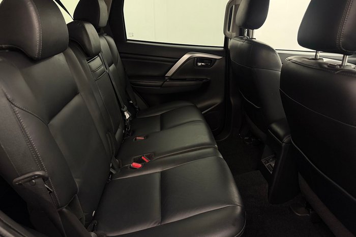 2021 Mitsubishi Pajero Sport GLS