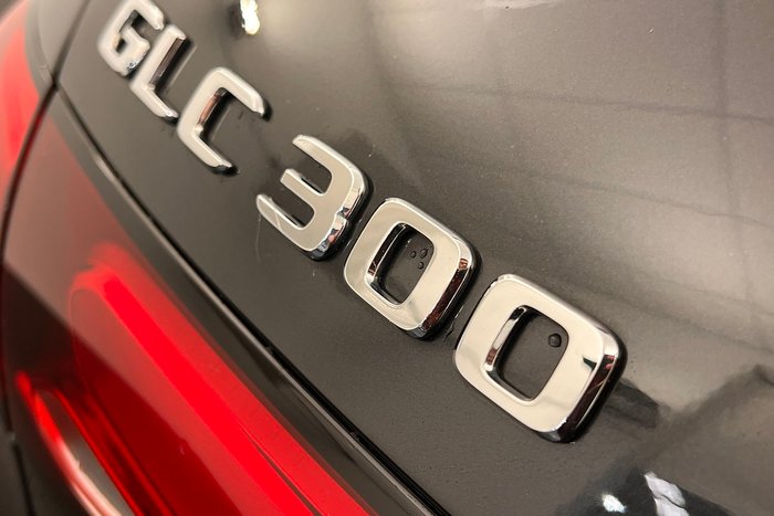 2025 Mercedes-Benz GLC-Class GLC300