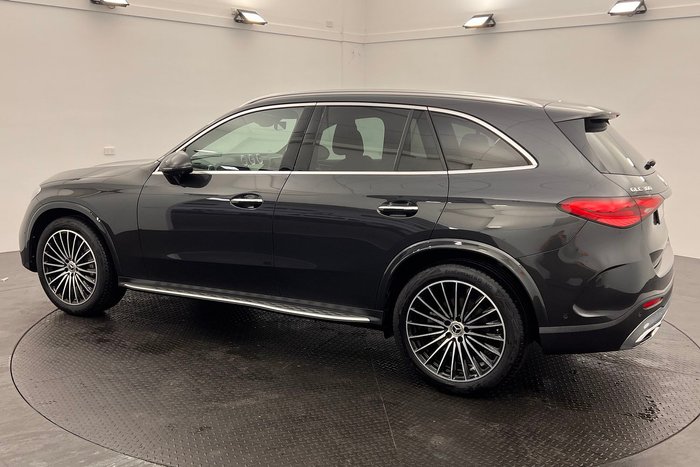 2025 Mercedes-Benz GLC-Class GLC300