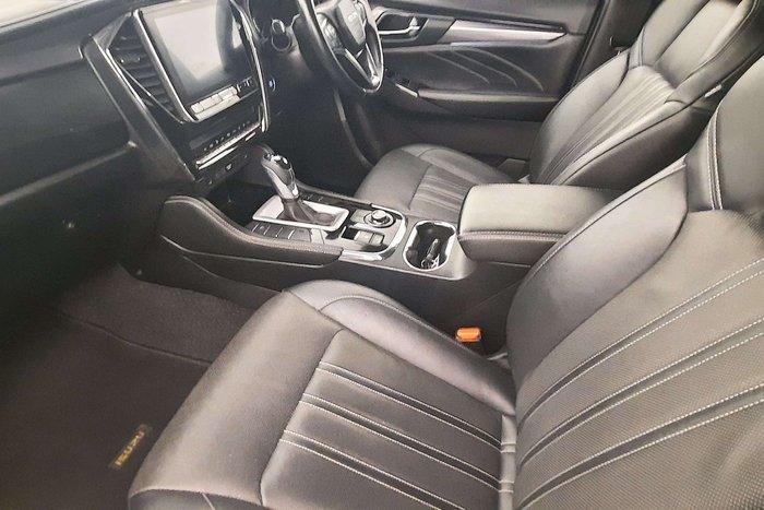 2022 Isuzu MU-X LS-T