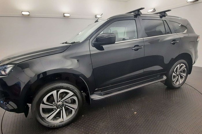 2022 Isuzu MU-X LS-T