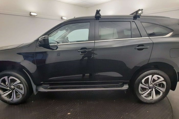 2022 Isuzu MU-X LS-T