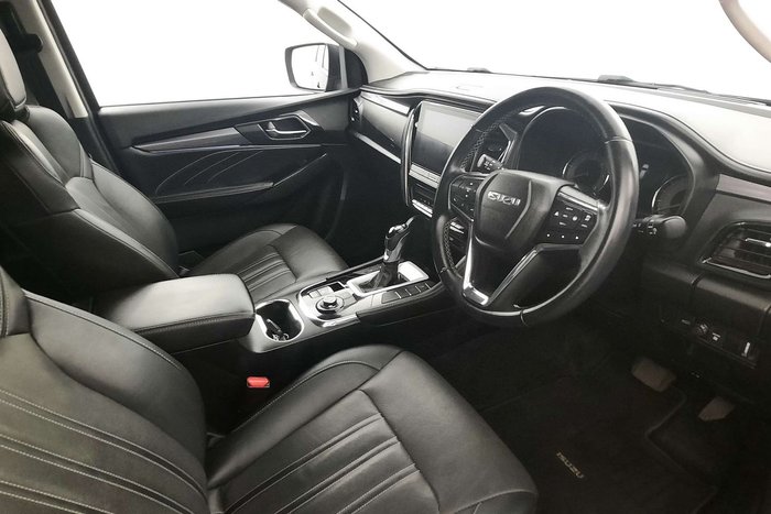 2022 Isuzu MU-X LS-T