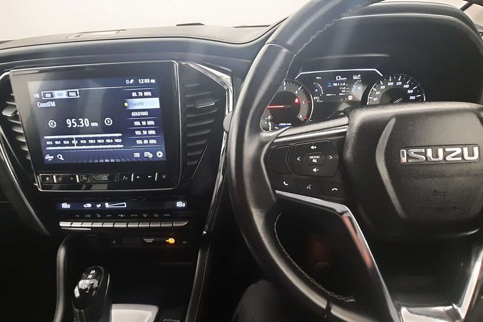 2022 Isuzu MU-X LS-T