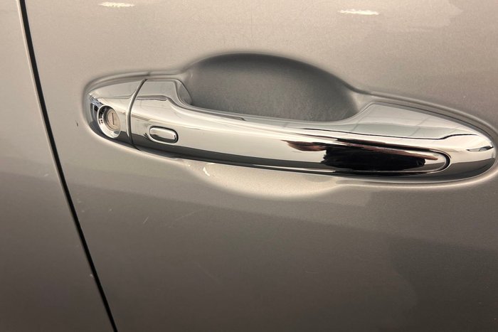 2020 Toyota Hilux SR5