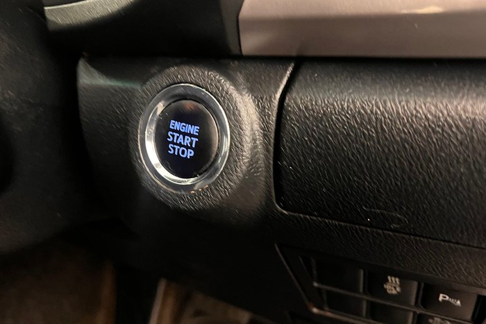 2020 Toyota Hilux SR5