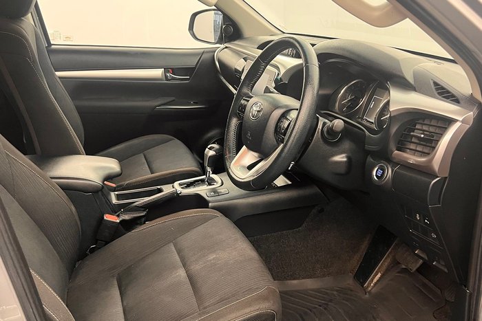 2020 Toyota Hilux SR5