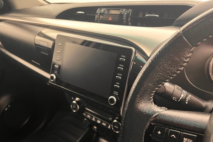 2020 Toyota Hilux SR5