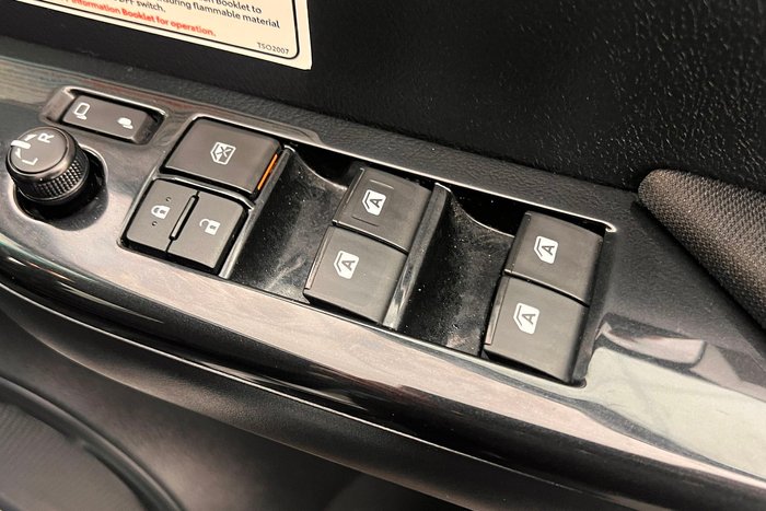 2020 Toyota Hilux SR5