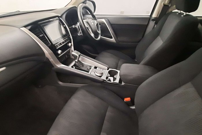 2023 Mitsubishi Pajero Sport GLS