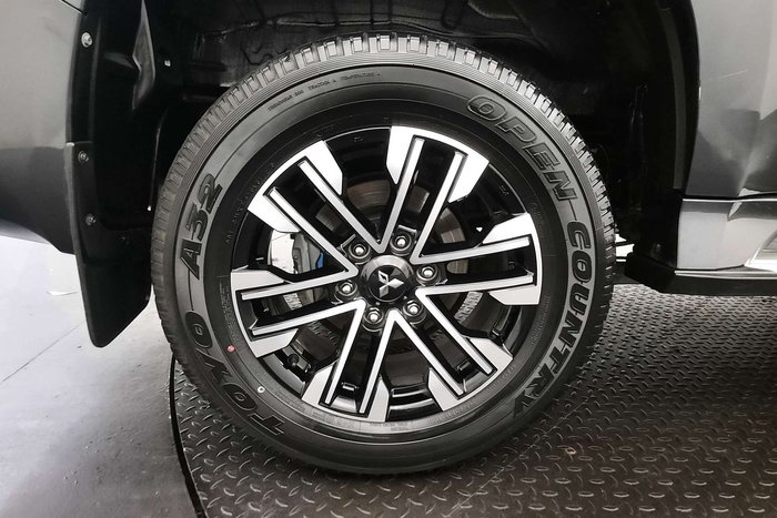 2023 Mitsubishi Pajero Sport GLS