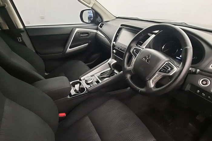 2023 Mitsubishi Pajero Sport GLS