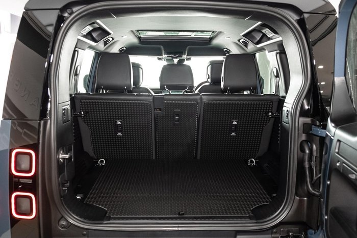 2026 Land Rover Defender 110 D350 X-Dynamic HSE