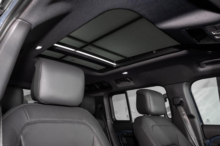 2026 Land Rover Defender 110 D350 X-Dynamic HSE