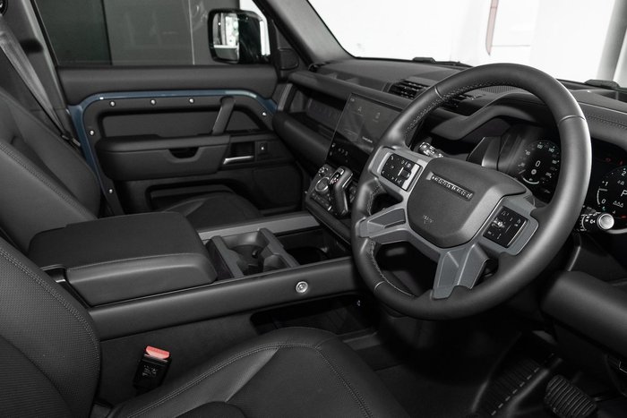 2026 Land Rover Defender 110 D350 X-Dynamic HSE