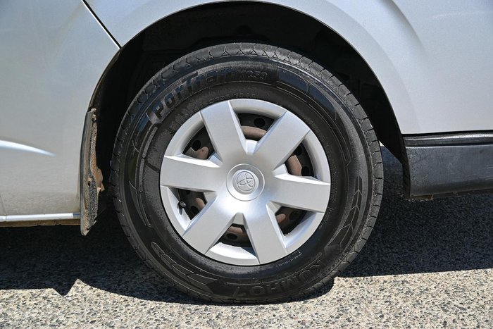 2011 Toyota Hiace Commuter