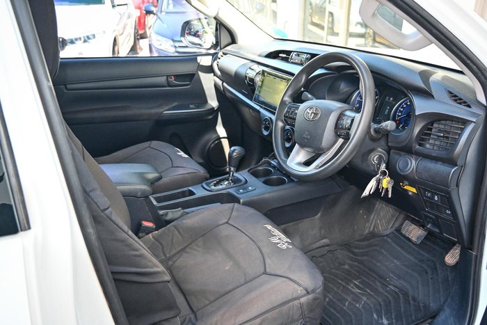 2020 Toyota Hilux SR