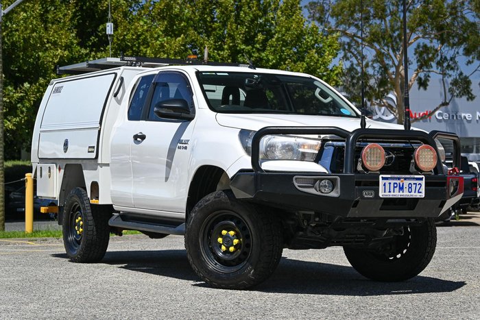 2020 Toyota Hilux SR