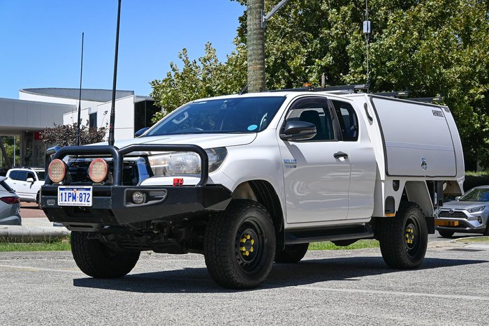 2020 Toyota Hilux SR