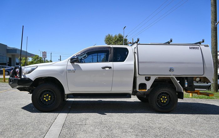 2020 Toyota Hilux SR