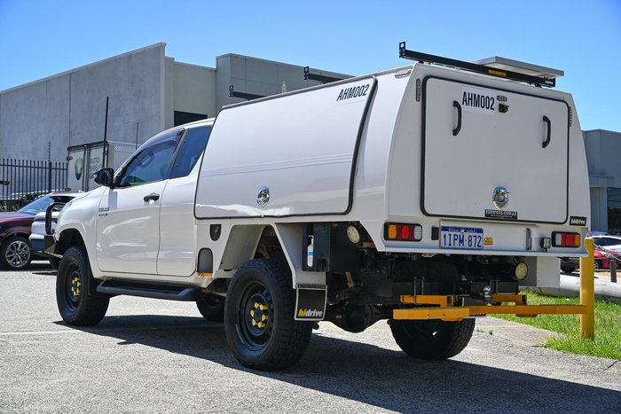 2020 Toyota Hilux SR