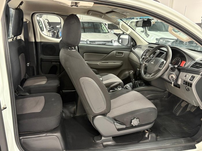 2015 Mitsubishi Triton GLX