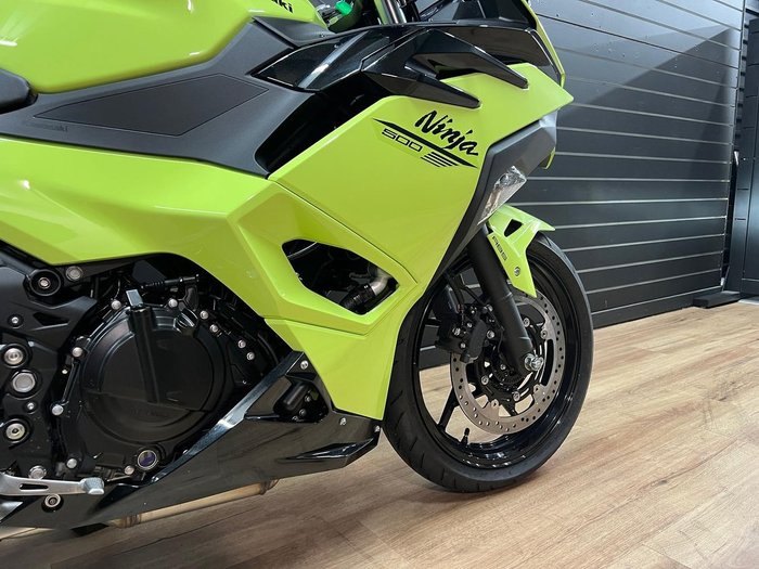 2026 Kawasaki Z500 ER500FTFAW Green