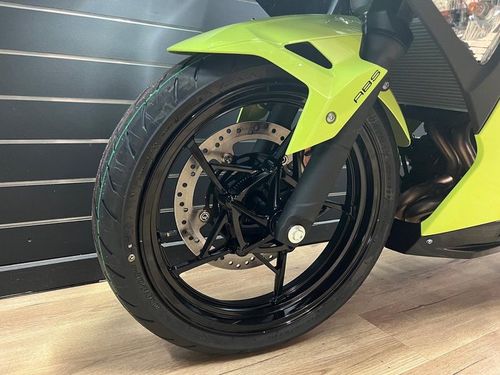 2026 Kawasaki Z500 ER500FTFAW Green