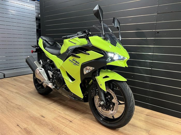 2026 Kawasaki Z500 ER500FTFAW Green